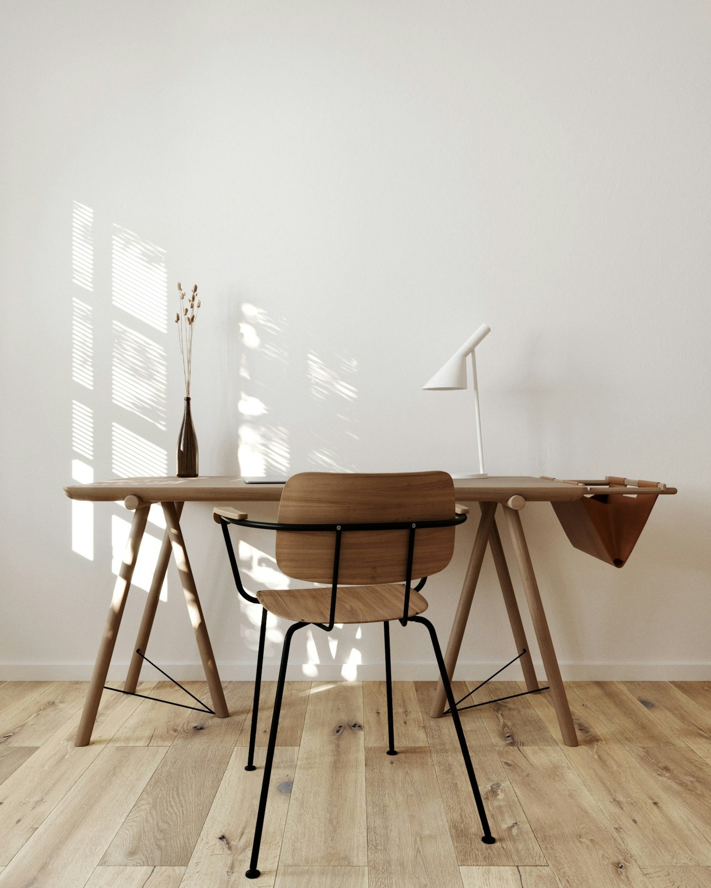 Schreibtisch mit Holzgestell